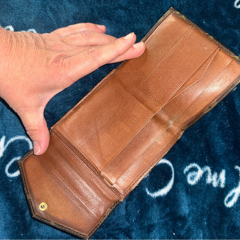 Louis Vuitton Brown Monogram Elise Wallet - Picture 2 of 6